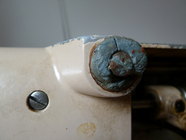 The old feet were so cracked and worn that the machine rested on the screws, instead of the rubber.
